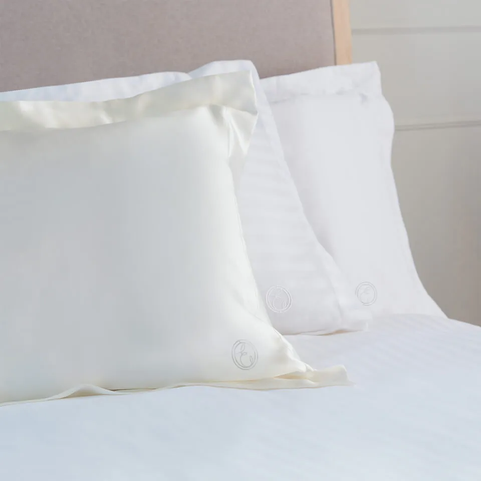 ESPA Home Oxford Edge Silk Pillowcase - Pearl White | Coggles