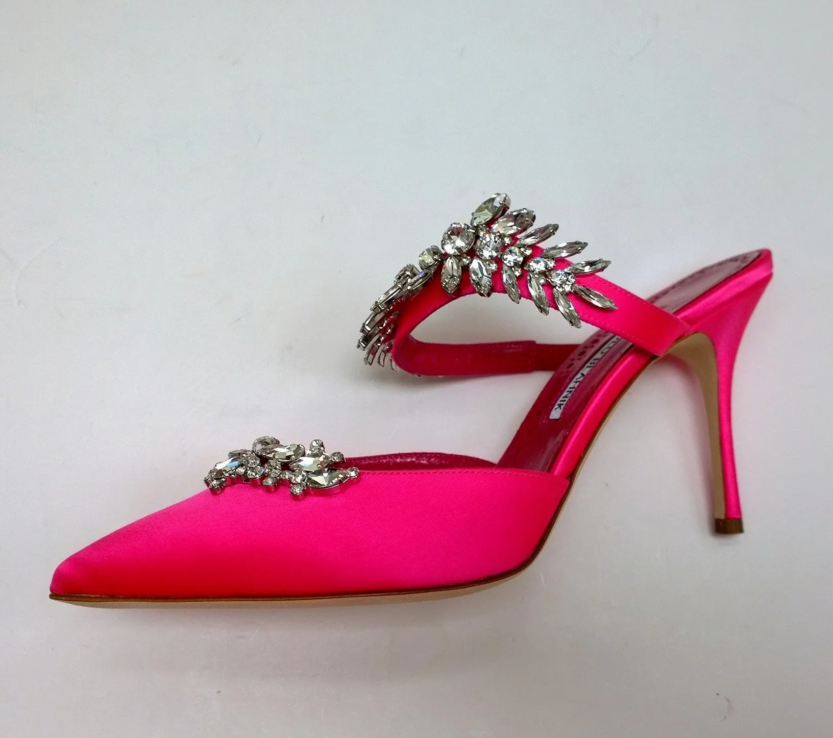 Manolo Blahnik Lurum 90 Heels in Pink Satin with Strass Rhinestone Mules