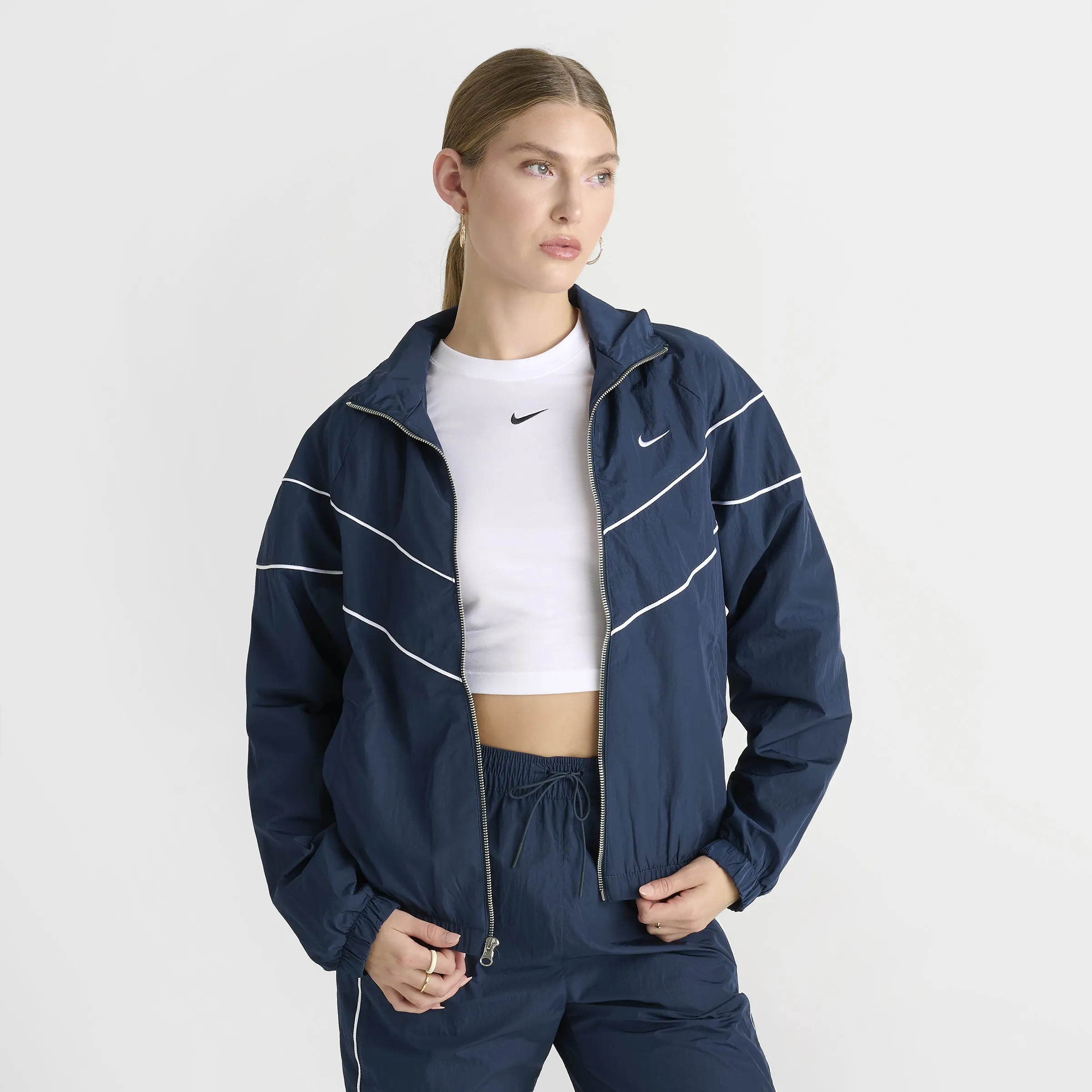 Nike Women's Windrunner UV Protection Woven Full-Zip Jacket Armory Navy / White