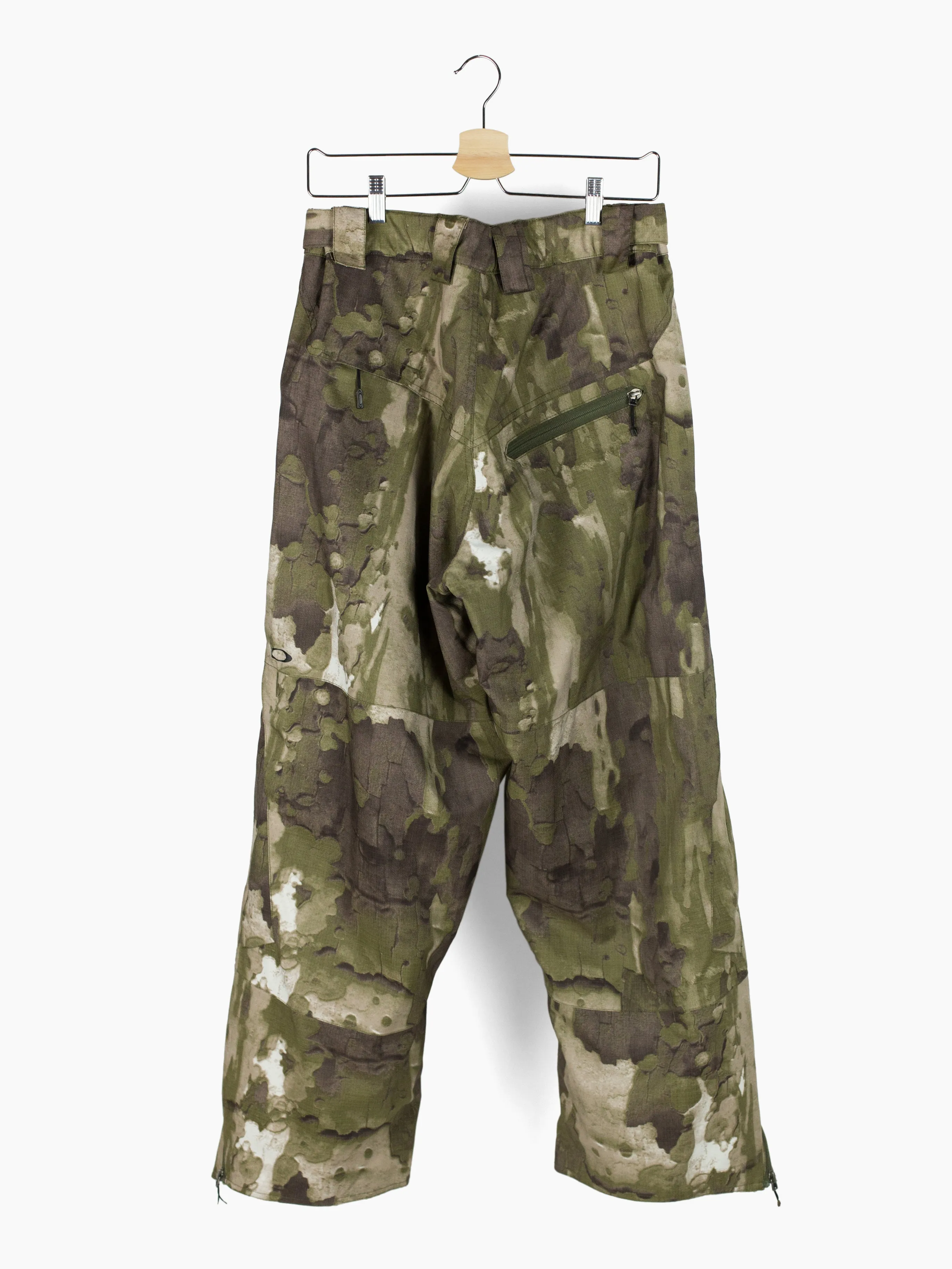 Oakley 00s Camo Vented Snowboard Pants