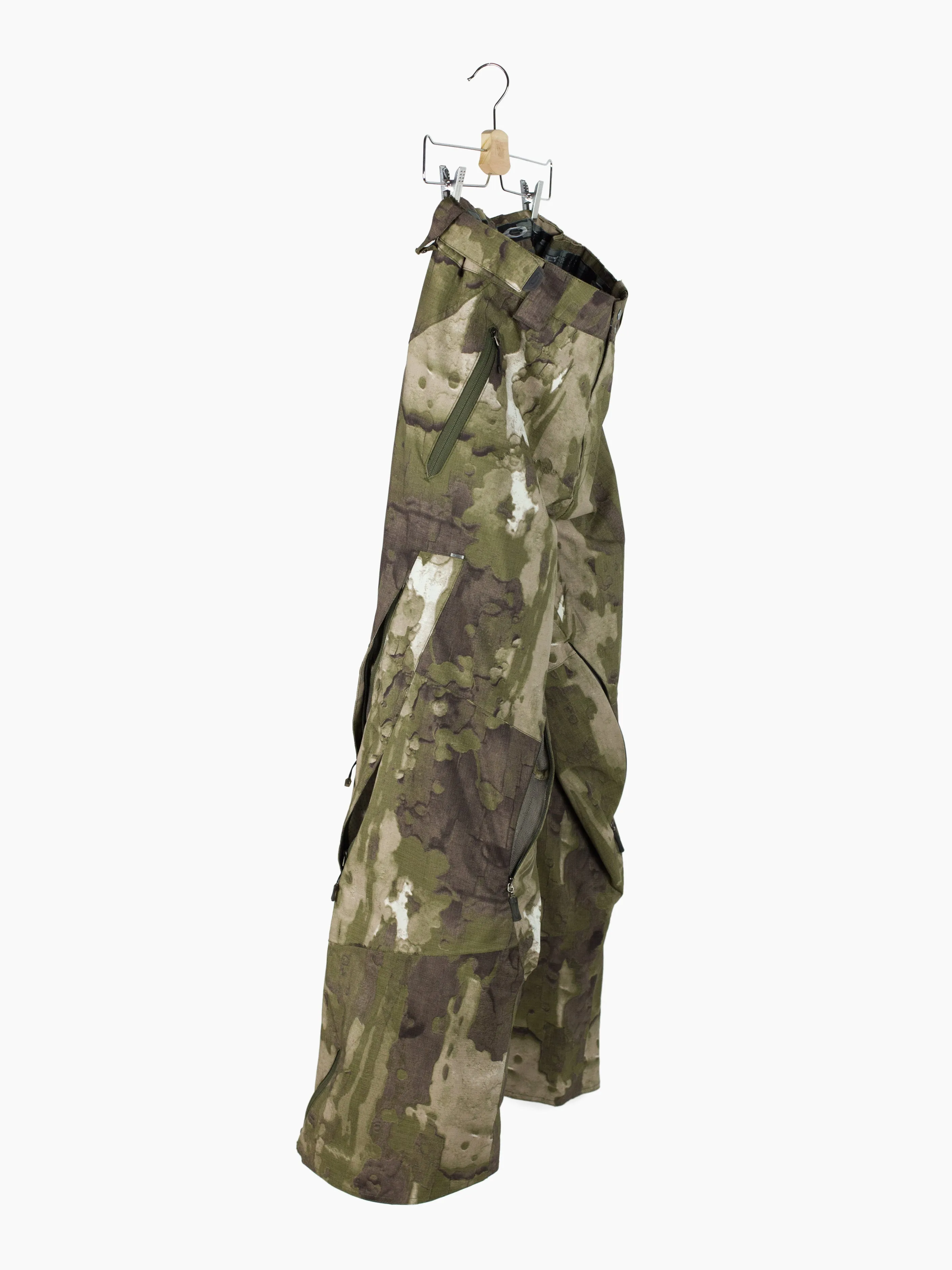 Oakley 00s Camo Vented Snowboard Pants