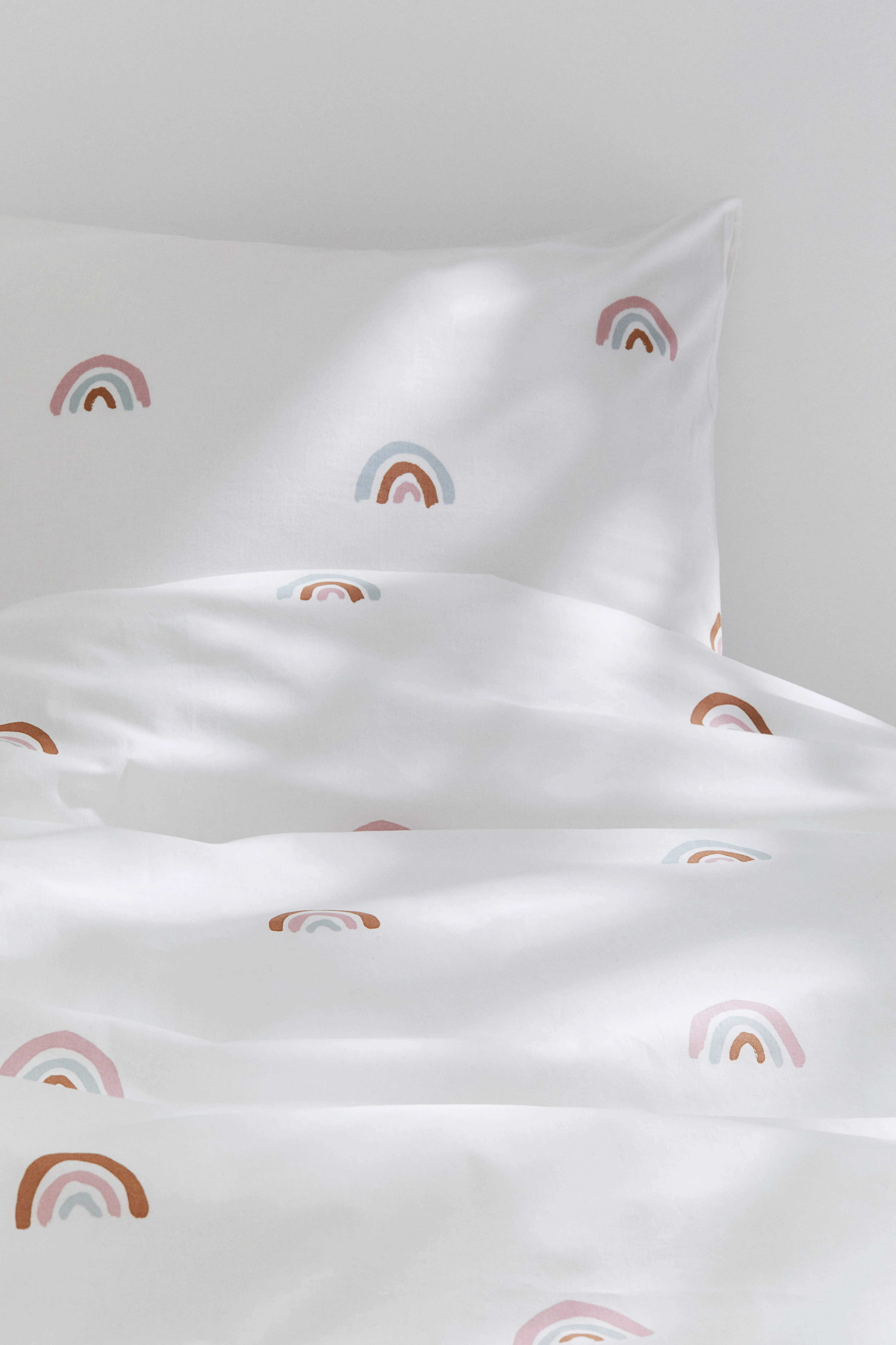 Patterned single duvet cover set - White/Rainbows - Home All | H&M GB